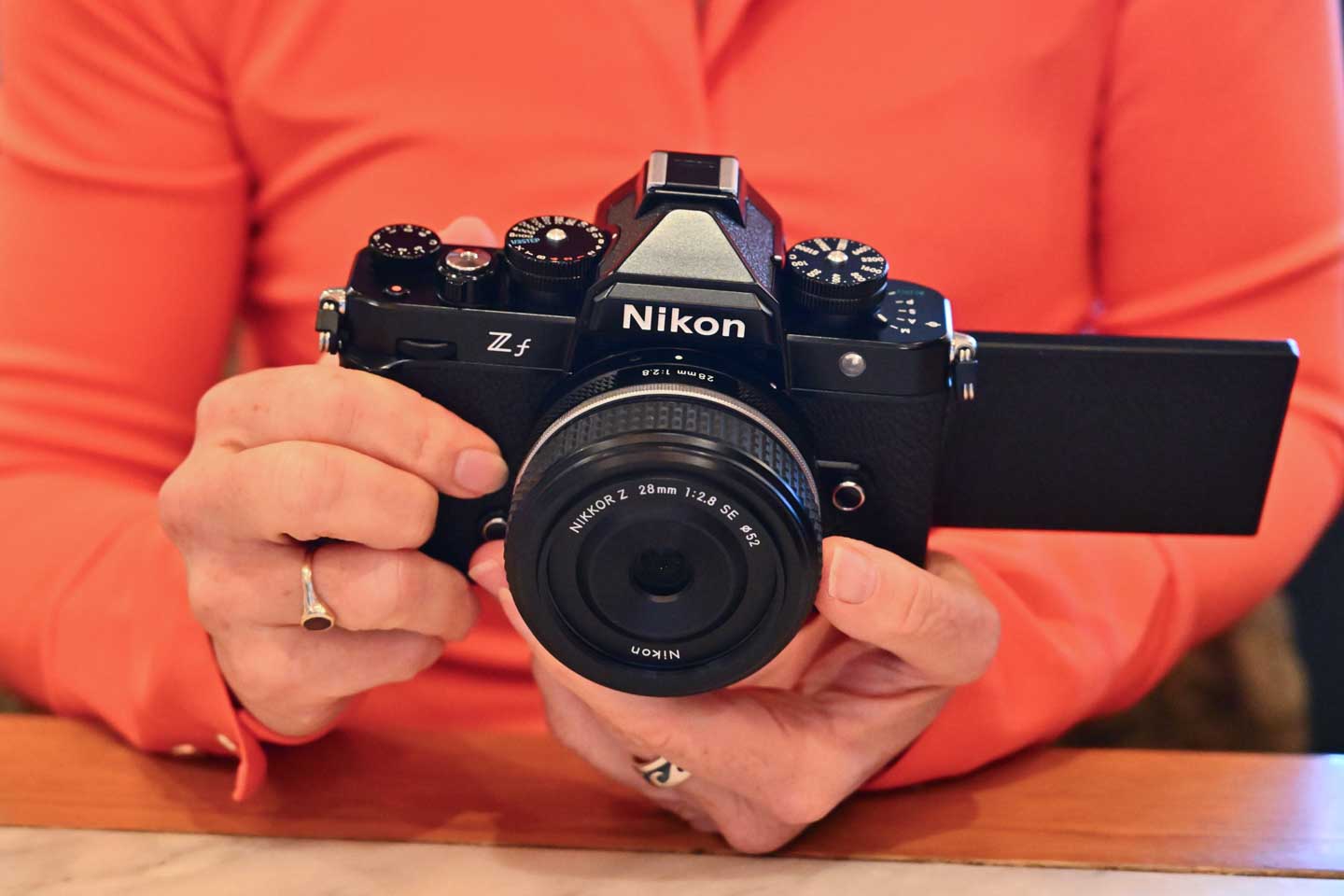 So sánh Nikon ZF và Nikon ZFc 10 điểm khác biệt lớn nhất Giang Duy Đạt